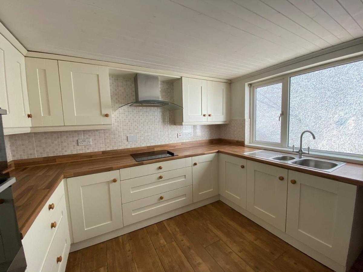4 Bed Home Portrush Town Centre Extérieur photo